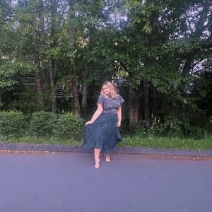 Meet your Posher, Taryn